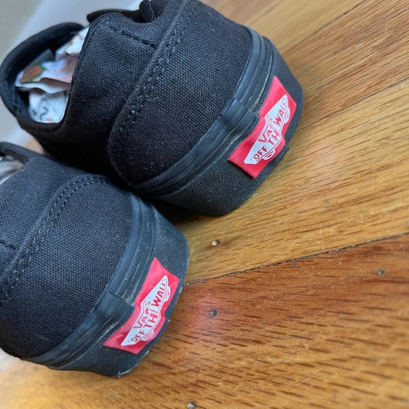 Vans - Picture 4 of 5